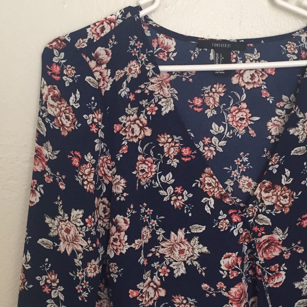 Forever 21 long sleeve floral top